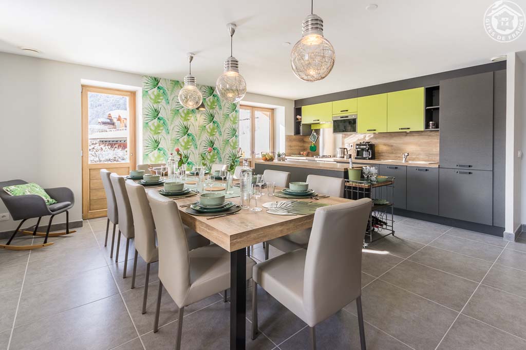 Salle à manger et cuisine gîte du Tilleul